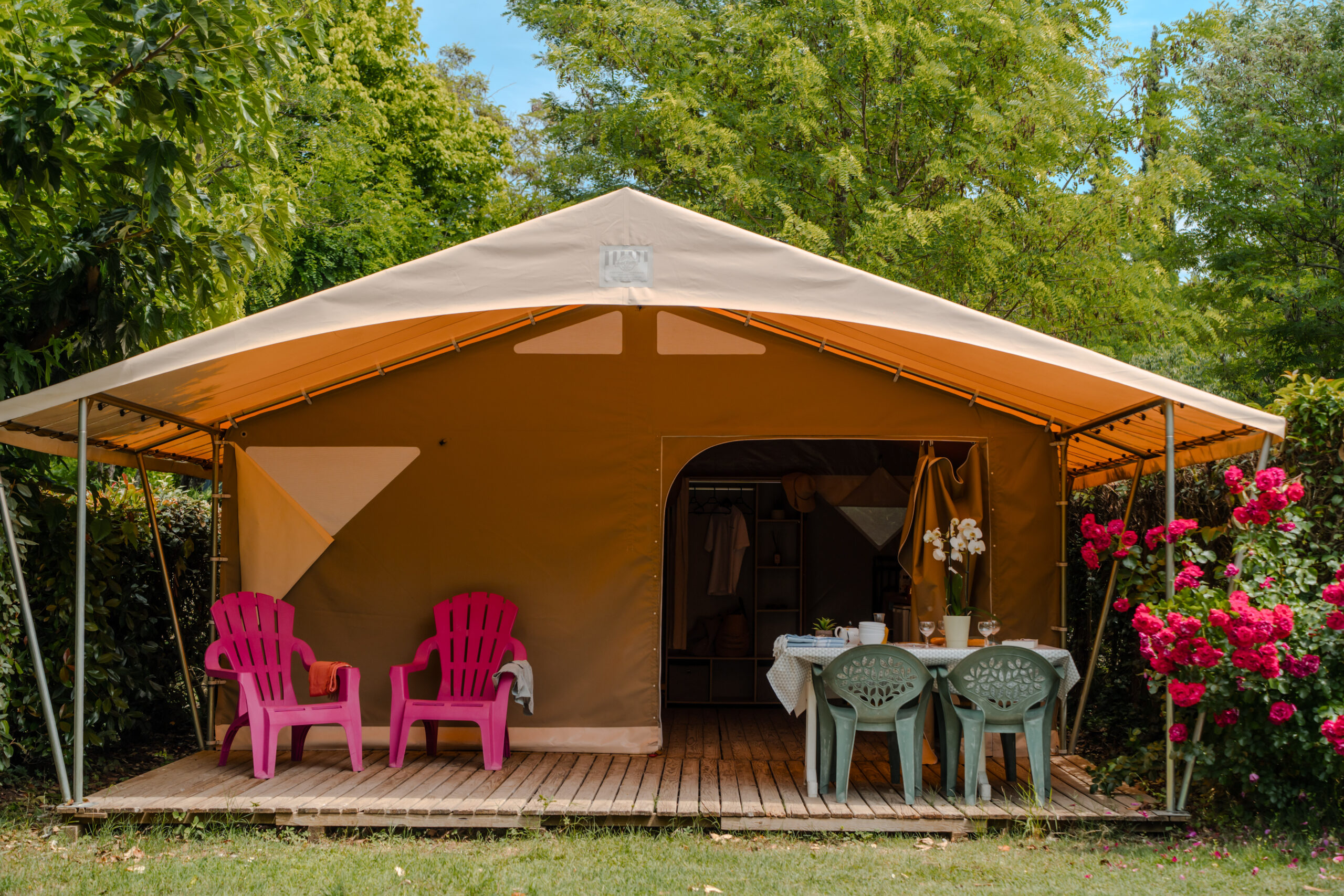 Camping avec tentes aménagées en Ardèche à Ruoms