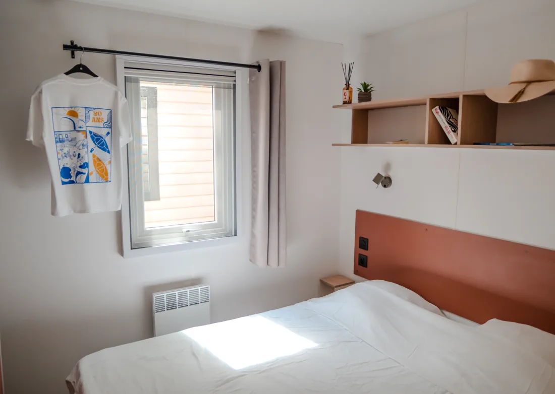 Chambre double d'un mobil-home Premium