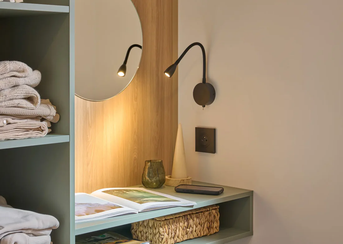 Coiffeuse de la chambre parentale d’un mobil-home Iroise