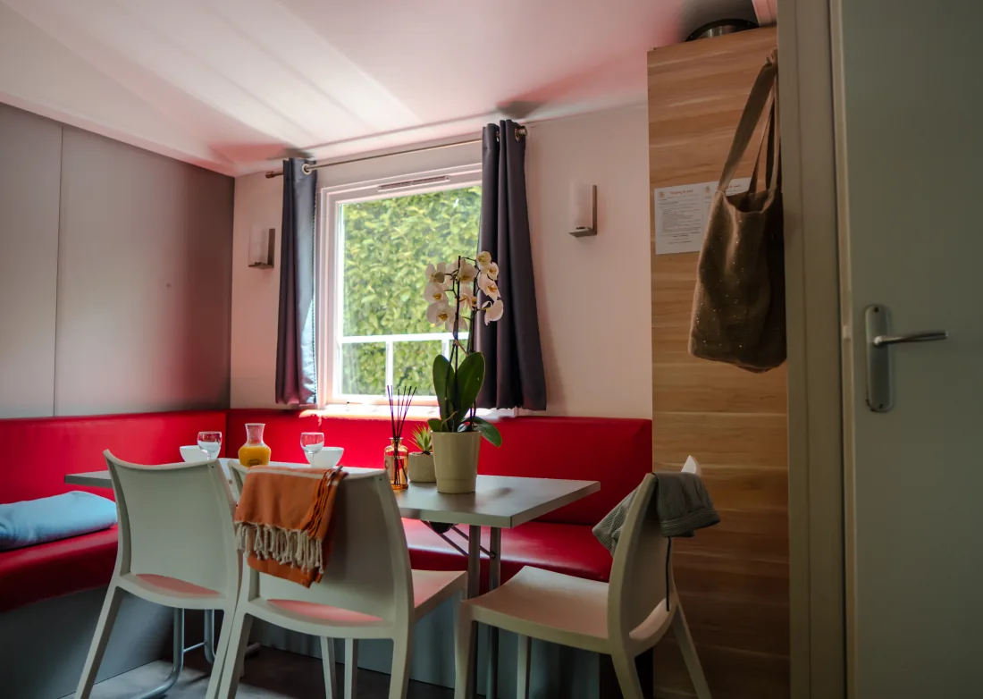 Coin repas d'un mobil-home Family