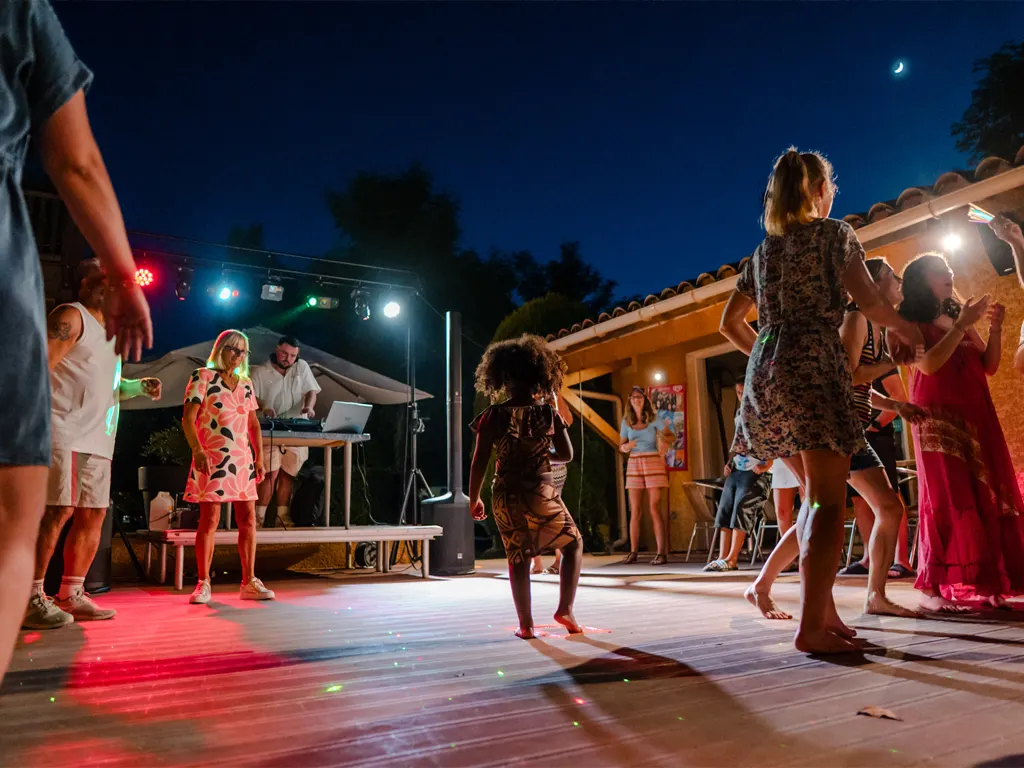 Camping du Pont Ardèche Soirées dansantes au camping en Ardèche